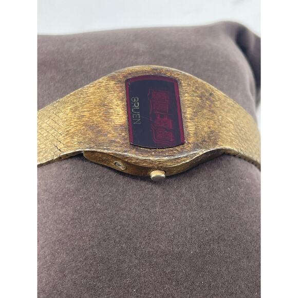 Vintage Gruen Red Led Mens Quartz Watch Rare - Picture 2 of 5